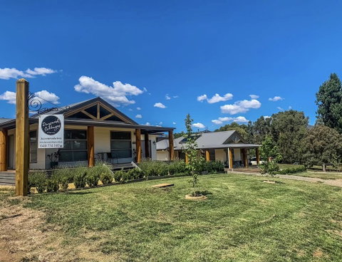 Daysend Cottages - VIC Tourism 0
