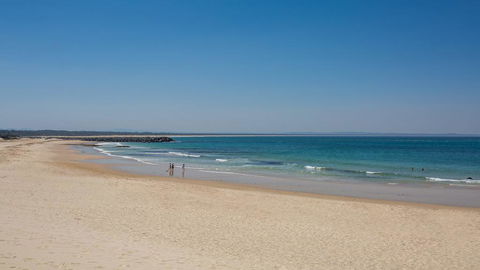 Debra Court 11 - VIC Tourism 0