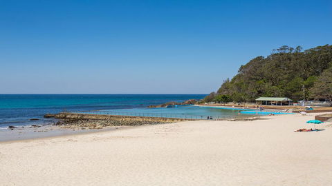 Debra Court 11 - VIC Tourism 2