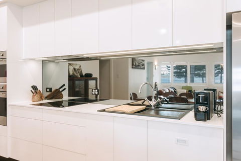 Deco Beach Luxury Apartments - VIC Tourism 2