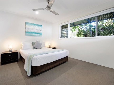 Diamond Beach 3 Bedroom Poolside Apartment - VIC Tourism 1