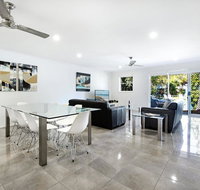 Diamond Beach 3 Bedroom Poolside Apartment - VIC Tourism