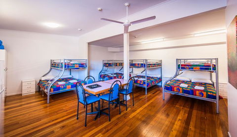 Diggers Tavern - VIC Tourism 3