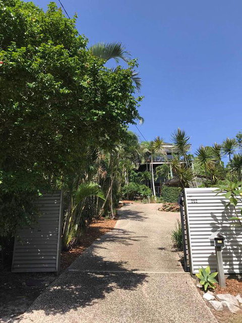 Dog Friendly Peregian Beach Home With Views - VIC Tourism 3