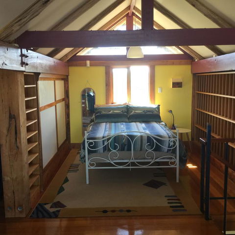 Dolphin Beach House - VIC Tourism 3
