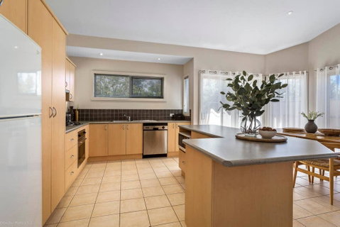 DRIFTWOOD VILLA - Free Wifi, Walk To Beach - VIC Tourism 3