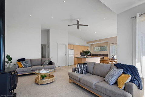 DRIFTWOOD VILLA - Free Wifi, Walk To Beach - VIC Tourism 1