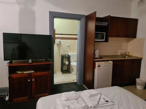 Dunkirk Hotel - VIC Tourism 2
