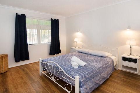 Dunsborough Town Units - VIC Tourism 3