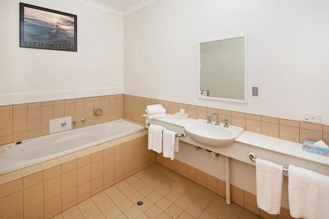 Dunsborough Town Units - VIC Tourism 1