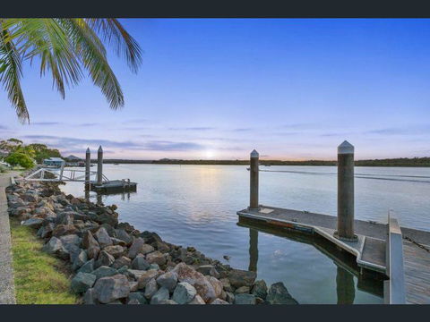 Durramboi Luxury Apartment - VIC Tourism 2