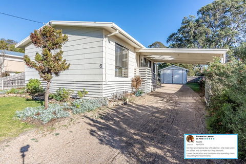Eagle Bay Cottage - VIC Tourism 0