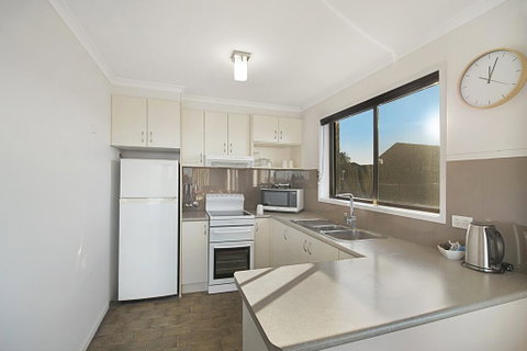 Eagle Heights Holiday Units - VIC Tourism 3