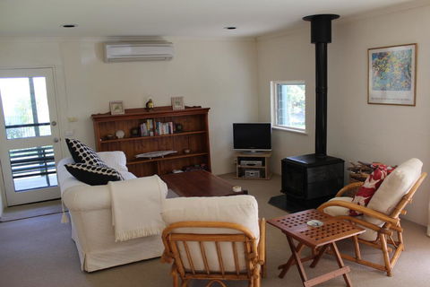 East Street Retreat - VIC Tourism 1