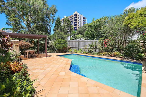 Eastbourne U6, 80 Esplanade. Golden Beach - VIC Tourism 0