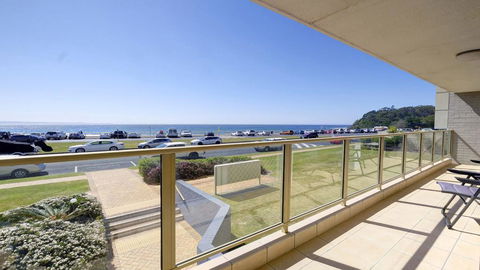 Ebbtide 3 - On Main Beach! - VIC Tourism 2