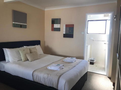 Edgewater Motel - VIC Tourism 2