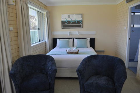Edgewater Motel - VIC Tourism 0