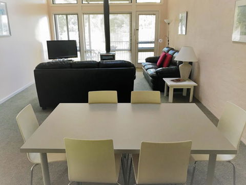 Edgewater Terraces At Metung - VIC Tourism 3