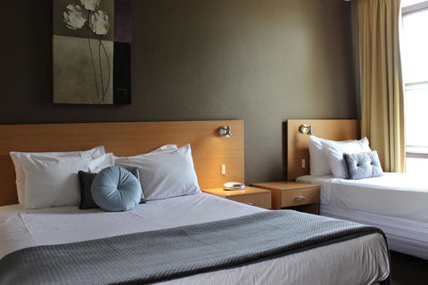 El Toro Motor Inn - VIC Tourism 0