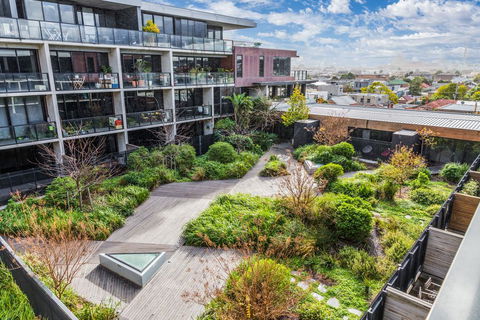 Elegant 1 Bed 1 Bath & Free Parking - VIC Tourism 1
