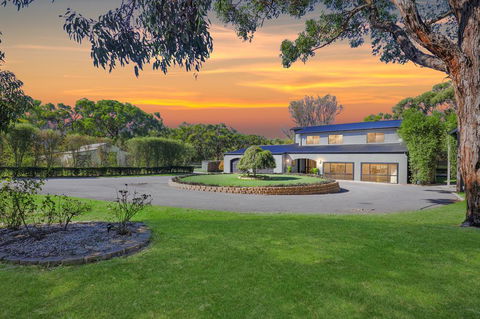 Elk Estate - VIC Tourism 0
