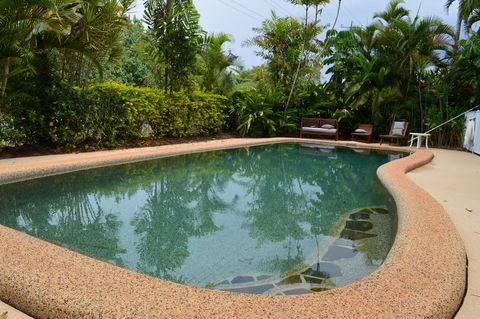 Endless Summer - VIC Tourism 0