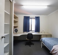 Erica Underwood House 6 Bedroom Flat - VIC Tourism