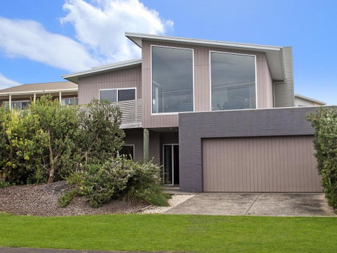 ESCAPE 2 BROPHY - VIC Tourism 1