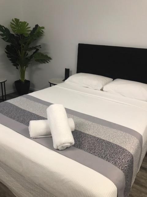 Escape On Lake - VIC Tourism 2