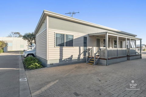 Esperance Bay Holiday Park - VIC Tourism 0