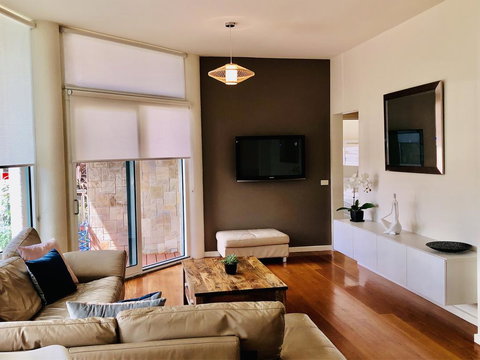 Exclusive Anglesea River Beach Apartment - VIC Tourism 0