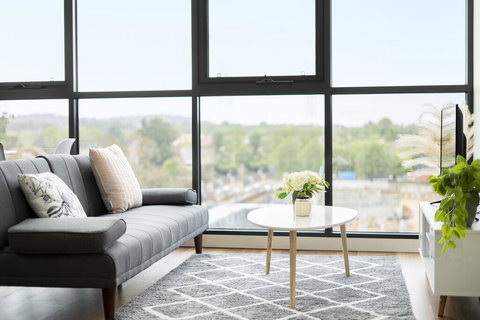 Executive City-centre Apartment With Parking - VIC Tourism 3