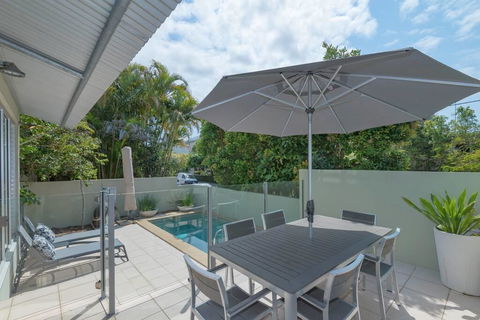 Fabulous 3 Bedroom Noosa Townhouse - VIC Tourism 2