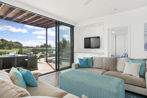 Fabulous Home - Families Only - VIC Tourism 3