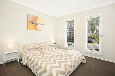 Fairways - 10 Mins To Hyams Beach - VIC Tourism 3