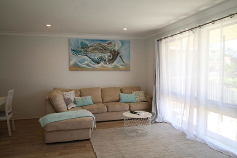 Family Getaway In Sussex - VIC Tourism 1