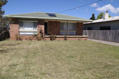 Family Getaway In Sussex - VIC Tourism 0