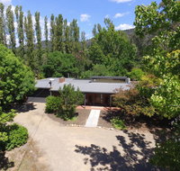 Farrington House - On the banks of the Ovens River - VIC Tourism