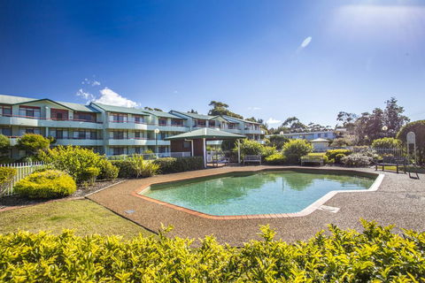 Fathoms 1 - Mollymook - VIC Tourism 0