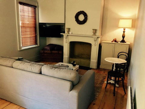 Fig Cafe And Accommodation - VIC Tourism 2