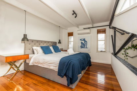 Fitzroy Converted Warehouse Penthouse - VIC Tourism 1