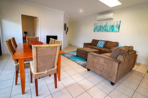 Flexi At Belmont - VIC Tourism 3