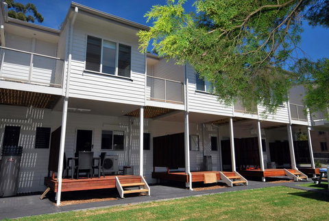 Florida Unit 4 - Shoal Bay - VIC Tourism 3