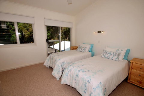 Florida Unit 4 - Shoal Bay - VIC Tourism 2