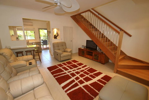 Florida Unit 4 - Shoal Bay - VIC Tourism 1