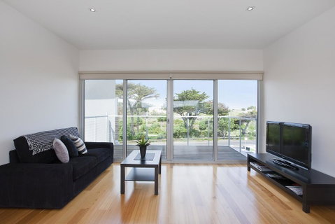 Four Kings Apartment - Deluxe 2br #3 - VIC Tourism 1