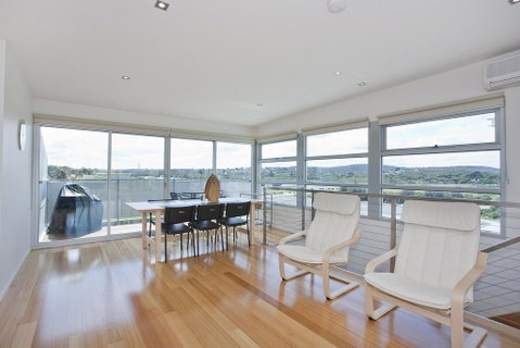 Four Kings Apartment - Deluxe 2br #3 - VIC Tourism 2