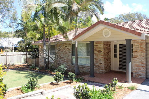 FRANGIPANI BEACH HOUSE - PET FRIENDLY 22 Belbourie Cres Boomerang Beach - VIC Tourism 0