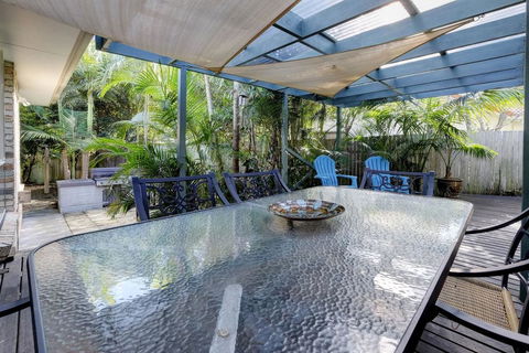 FRANGIPANI BEACH HOUSE - PET FRIENDLY 22 Belbourie Cres Boomerang Beach - VIC Tourism 2